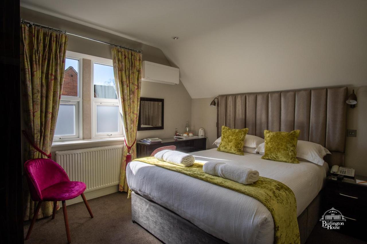Burlington House Boutique Panzió Oxford Kültér fotó A bedroom at the hotel