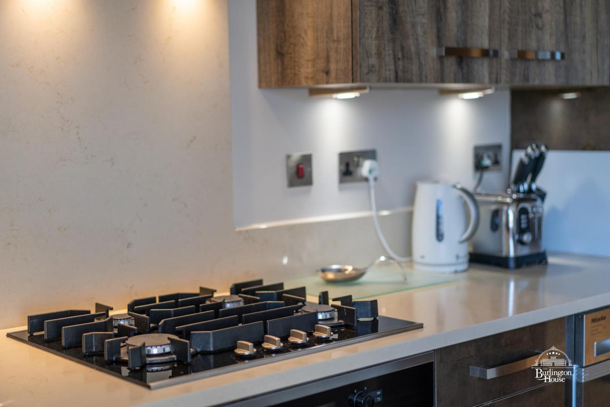 Burlington House Boutique Panzió Oxford Kültér fotó A gas hob